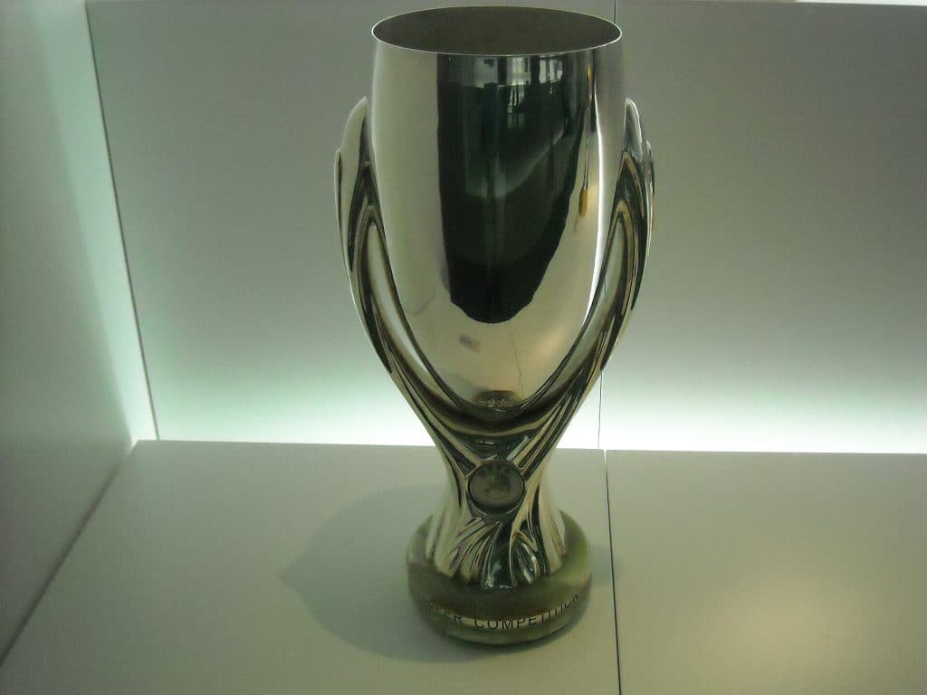 Cúp UEFA Super Cup trong ảnh tư liệu bóng đá châu Âu