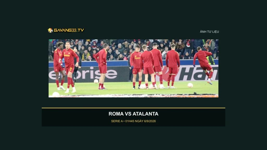 Các cầu thủ AS Roma khởi động, ảnh tư liệu tháng 2/2023